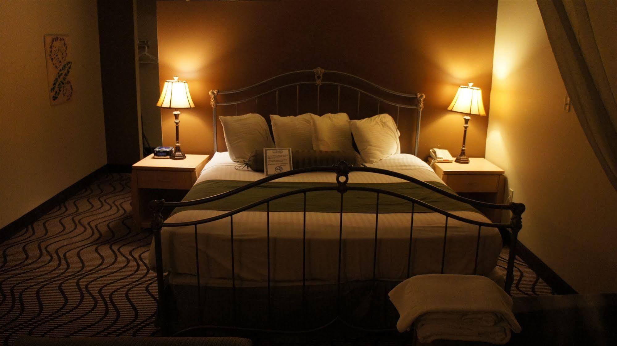 Waterbird Lakeside Inn Chesterton Bagian luar foto