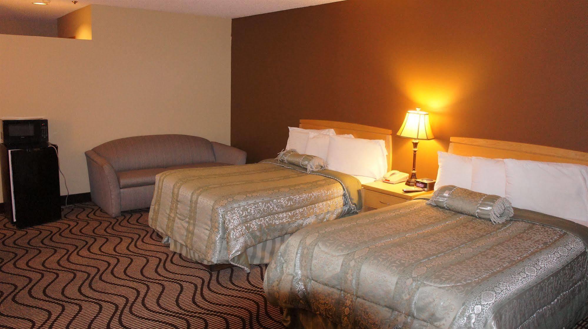 Waterbird Lakeside Inn Chesterton Bagian luar foto