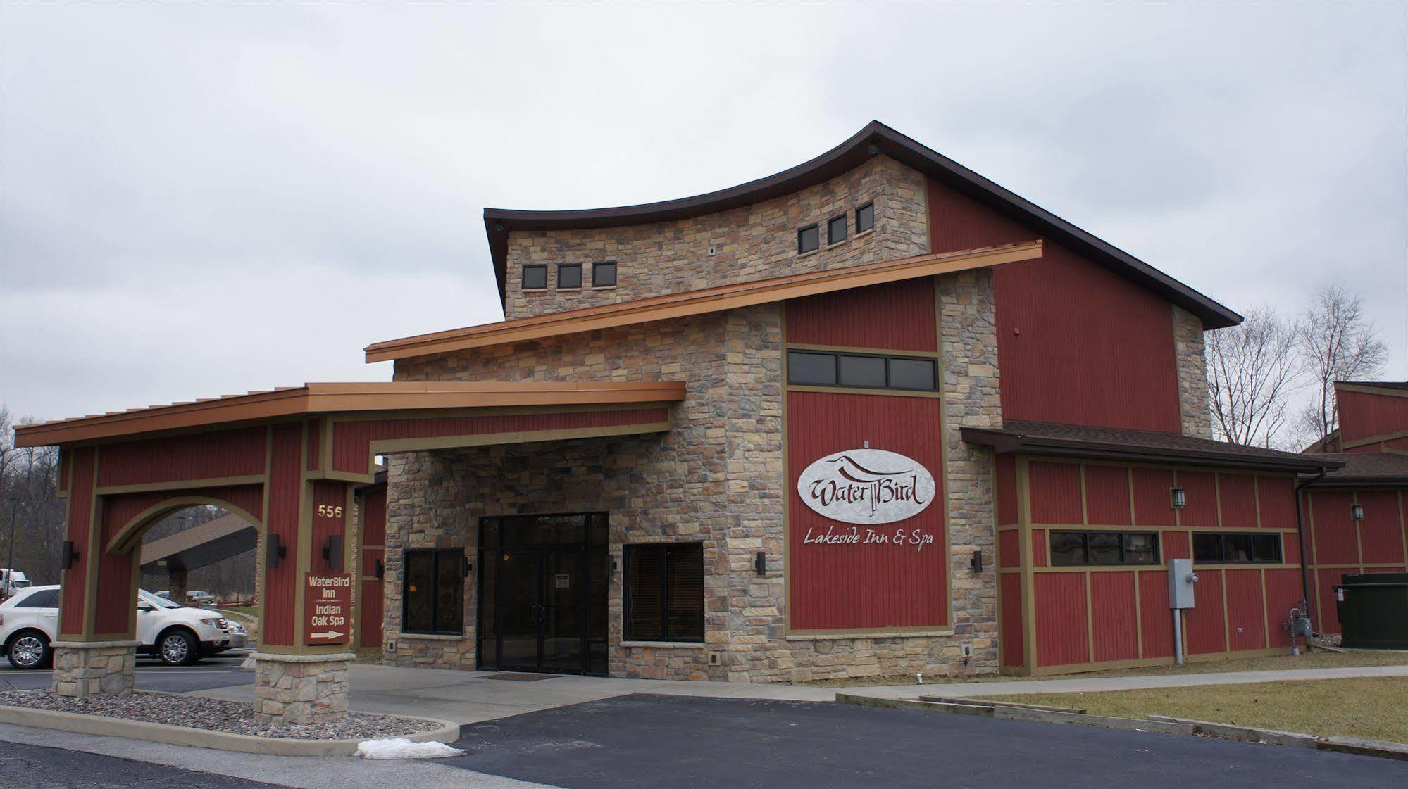 Waterbird Lakeside Inn Chesterton Bagian luar foto